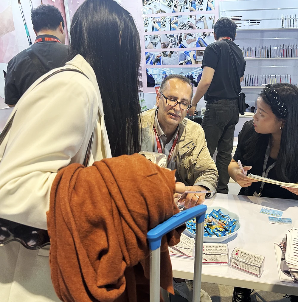 Cosmoprof HK 2024, takoi shumë furça gozhdë të vjetra dhe të reja Freinds.